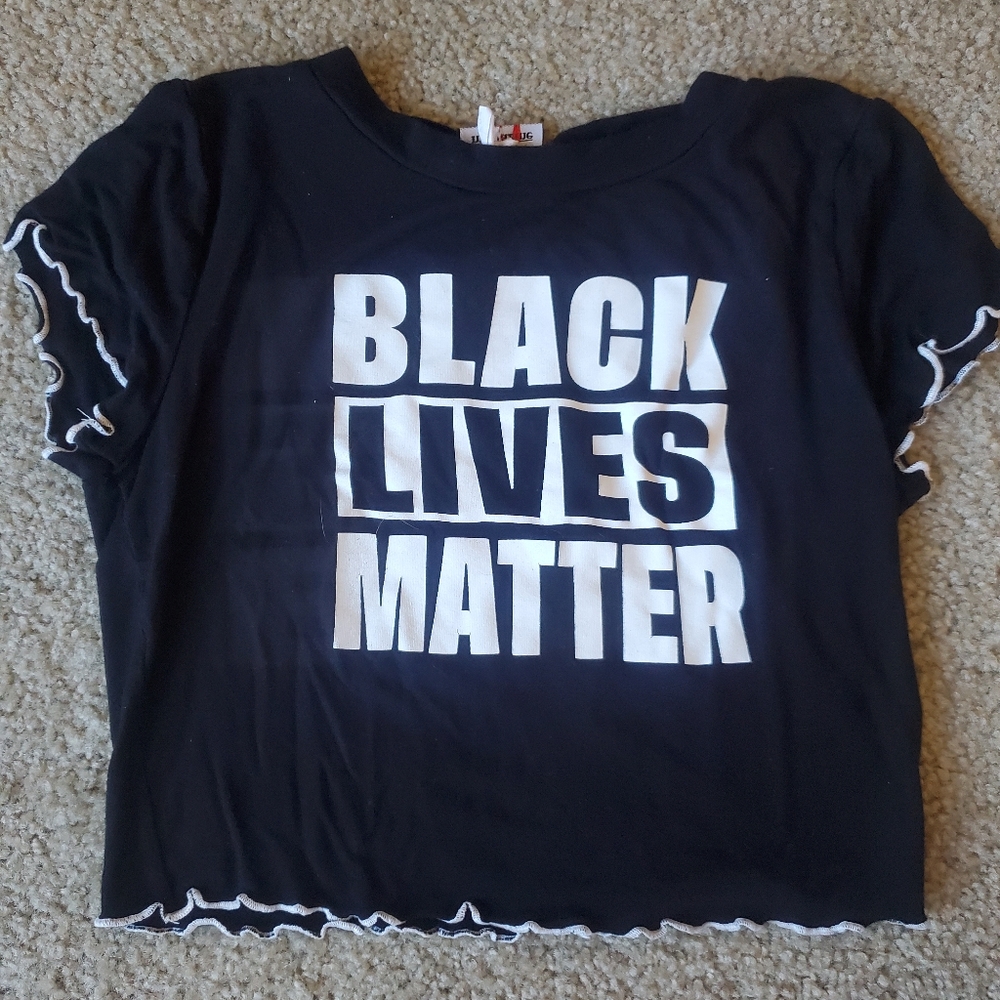 Blm crop tee